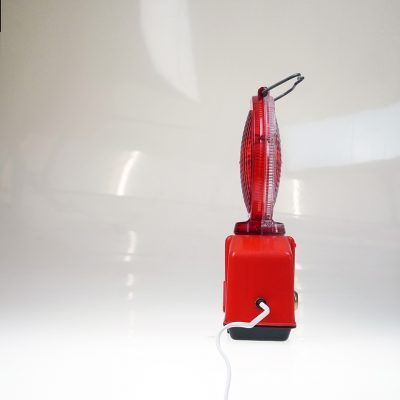 construction site lover child fascination Brutalist lamp design Baustellen lampe zum anstecken umgebaut construction site lamp for home with plug socket lampe de chantier pour prise pour chez soi brut florent souly